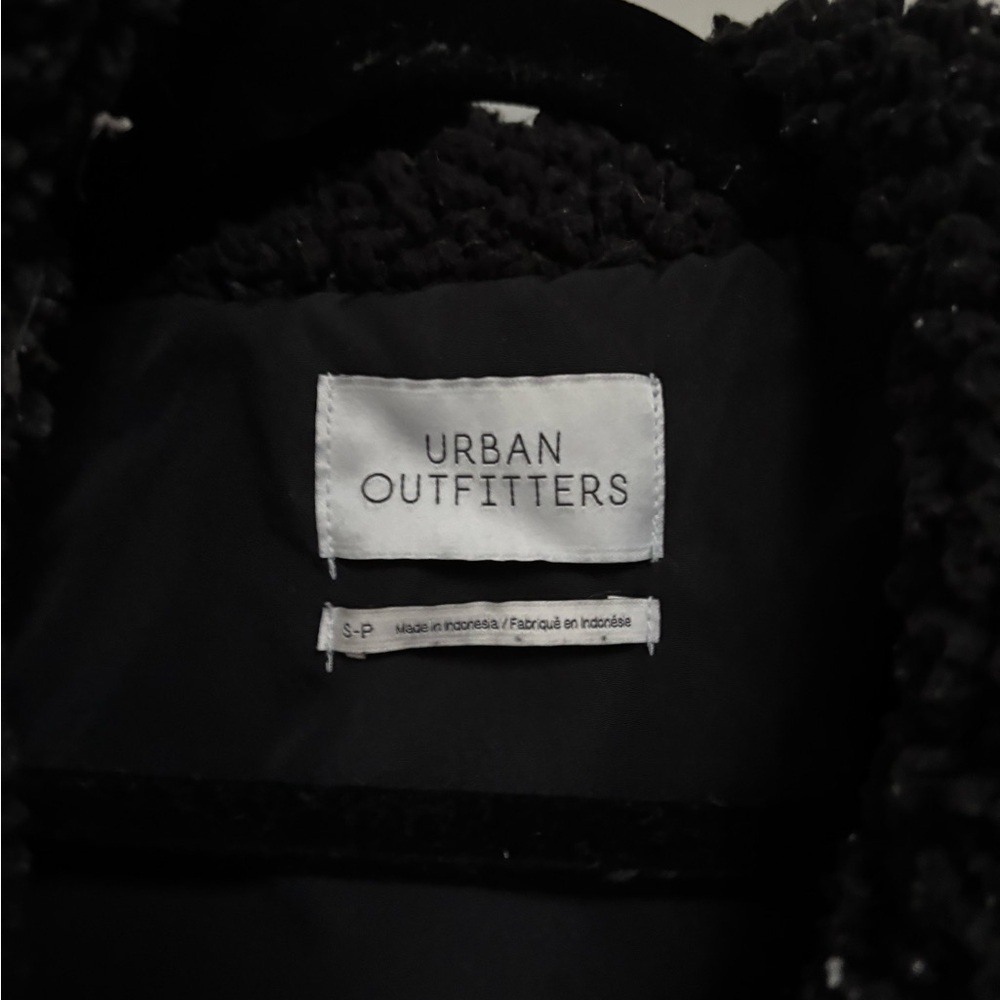 Urban Outfitters Black Teddy Jacket Cozy Fleece Style - Picture 3 of 4